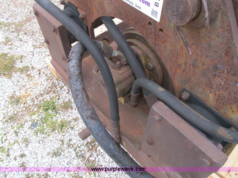 image for item B2608 Hydraulic vibratory plate compactor