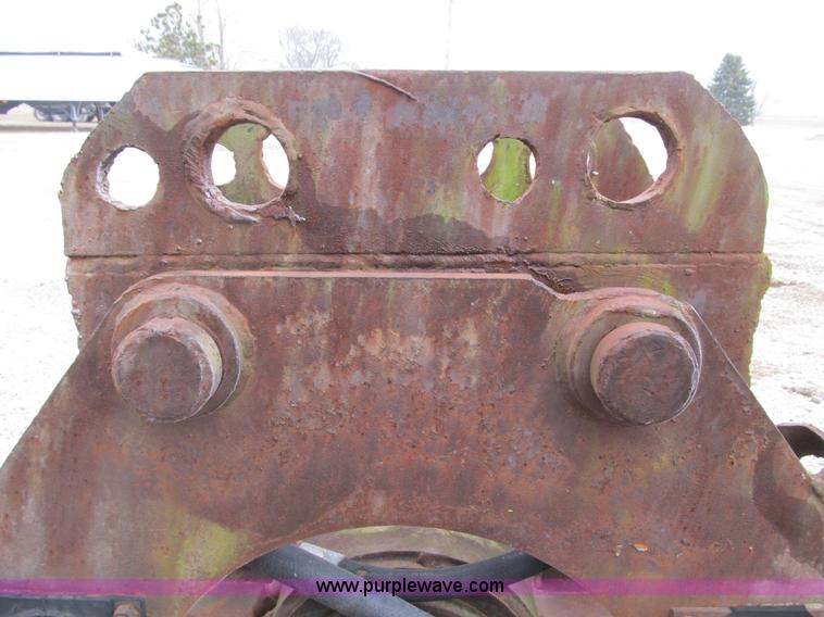 image for item B2608 Hydraulic vibratory plate compactor