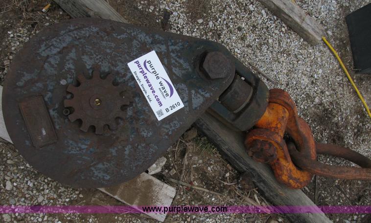 image for item B2610 McKissick crane block