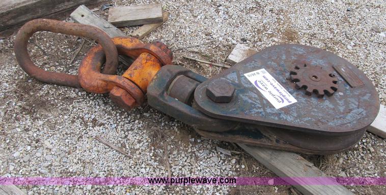 image for item B2610 McKissick crane block