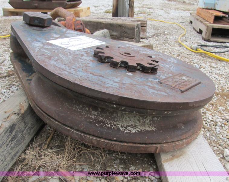 image for item B2610 McKissick crane block