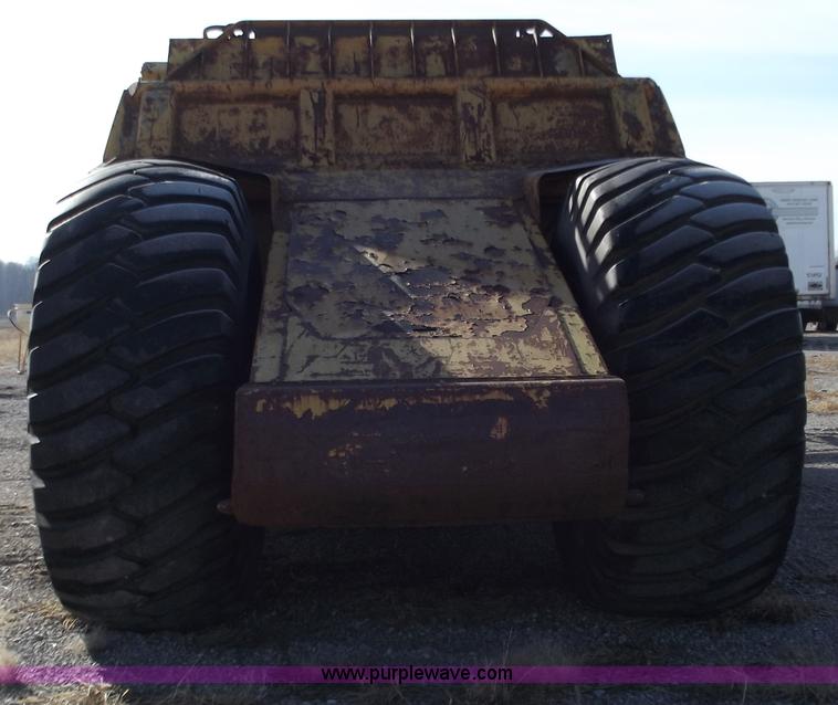 image for item B6166 Caterpillar 633 elevating scraper