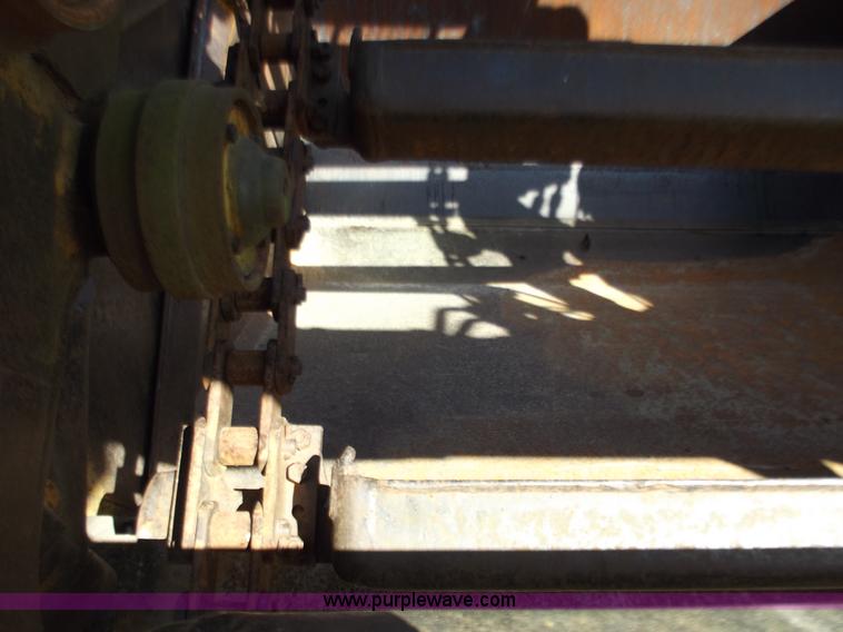 image for item B6166 Caterpillar 633 elevating scraper