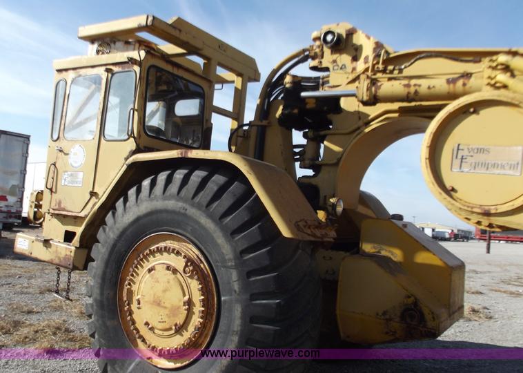 image for item B6166 Caterpillar 633 elevating scraper