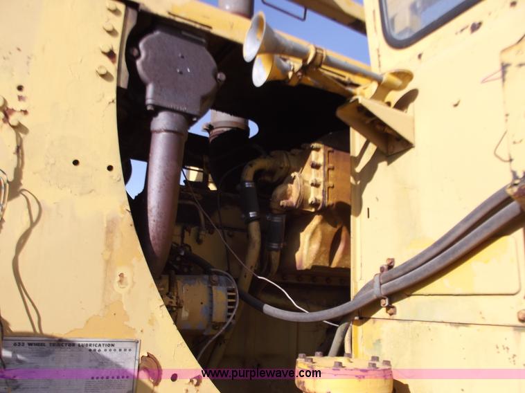 image for item B6166 Caterpillar 633 elevating scraper