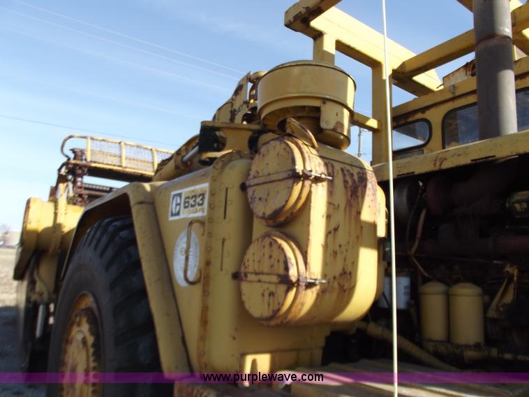 image for item B6166 Caterpillar 633 elevating scraper