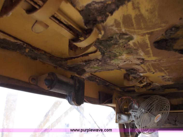 image for item B6166 Caterpillar 633 elevating scraper