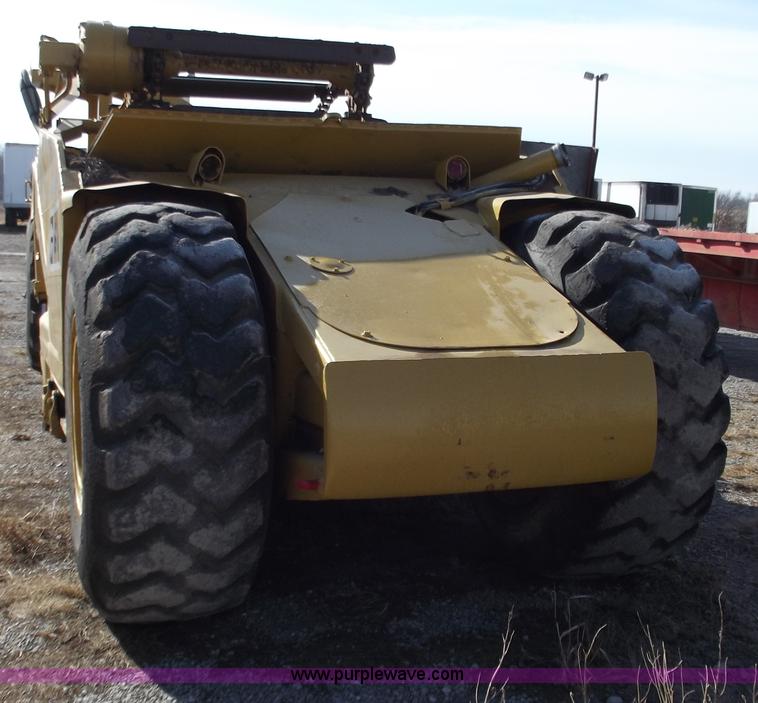 image for item B6168 Caterpillar 613 elevating scraper