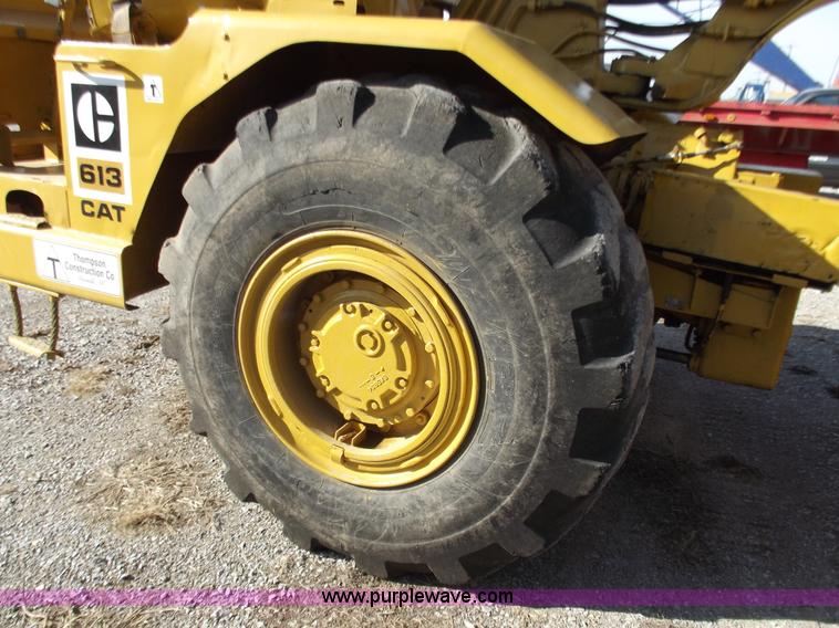 image for item B6168 Caterpillar 613 elevating scraper