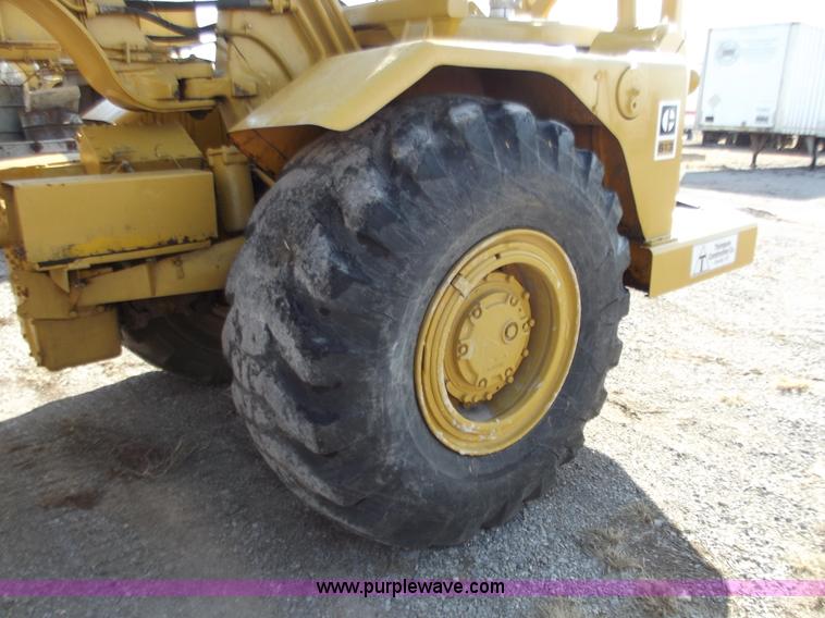 image for item B6168 Caterpillar 613 elevating scraper