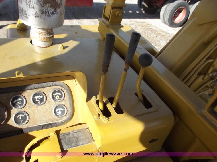 image for item B6168 Caterpillar 613 elevating scraper