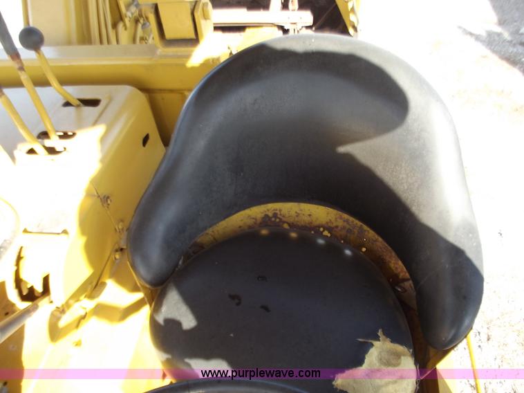 image for item B6168 Caterpillar 613 elevating scraper