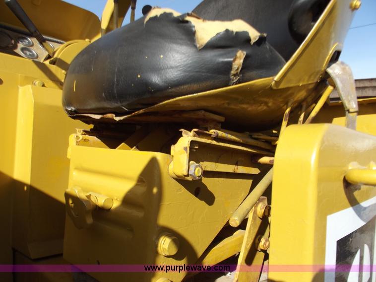 image for item B6168 Caterpillar 613 elevating scraper