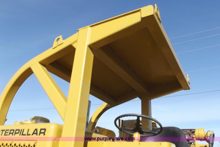 image for item B6168 Caterpillar 613 elevating scraper