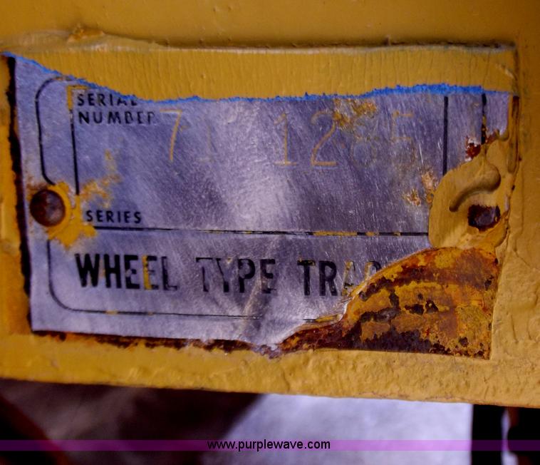 image for item B6168 Caterpillar 613 elevating scraper