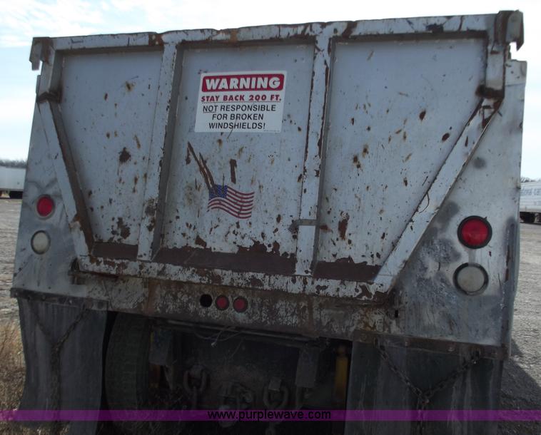 image for item B6175 1997 Mack CH613 dump truck