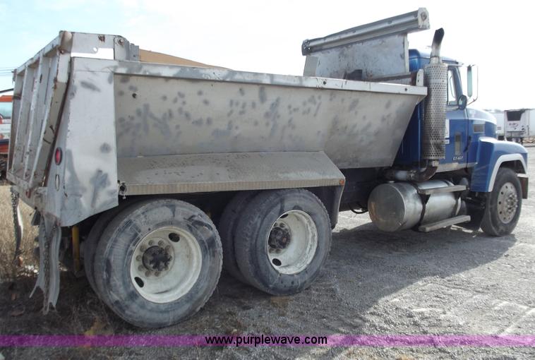 image for item B6175 1997 Mack CH613 dump truck
