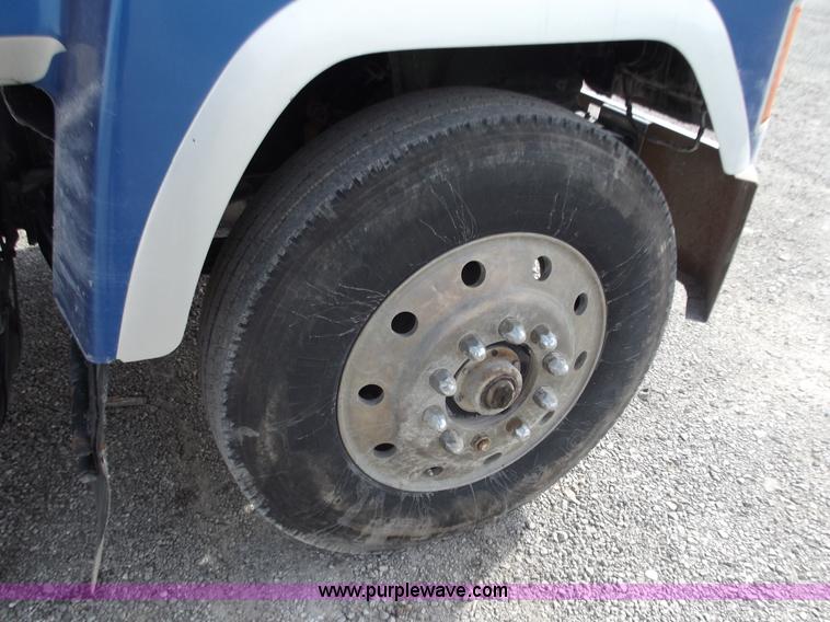 image for item B6175 1997 Mack CH613 dump truck