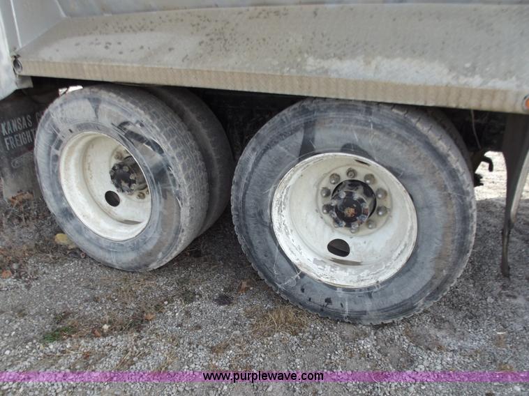 image for item B6175 1997 Mack CH613 dump truck