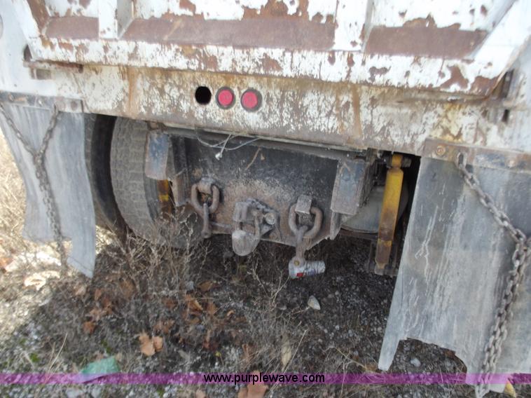 image for item B6175 1997 Mack CH613 dump truck