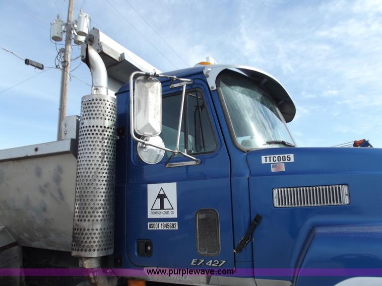 image for item B6175 1997 Mack CH613 dump truck