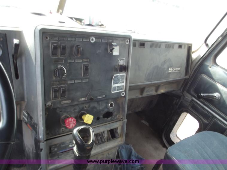 image for item B6175 1997 Mack CH613 dump truck