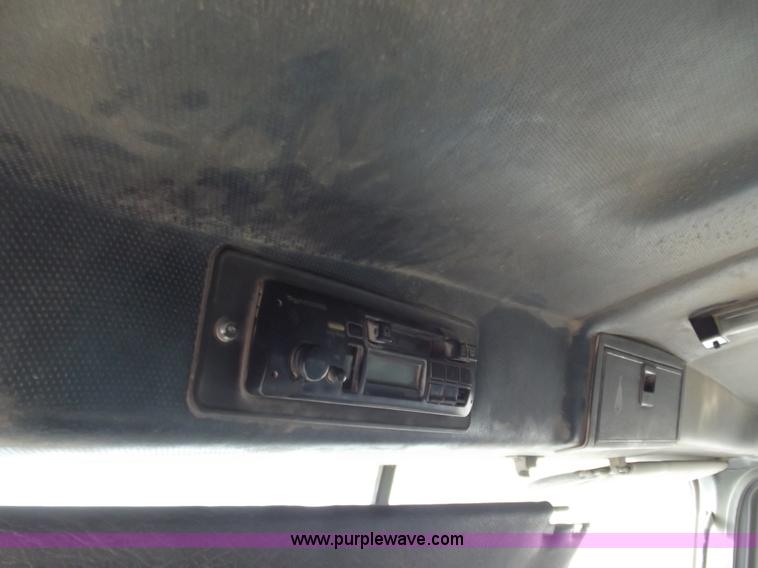 image for item B6175 1997 Mack CH613 dump truck