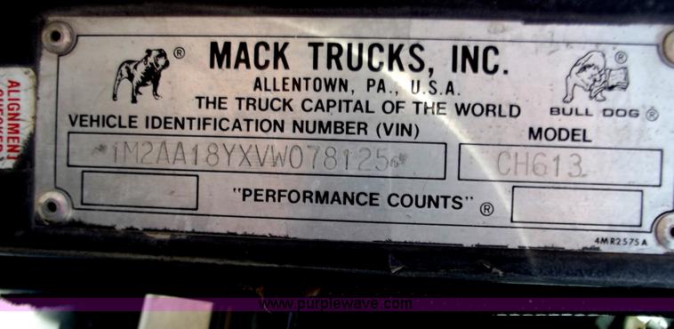 image for item B6175 1997 Mack CH613 dump truck