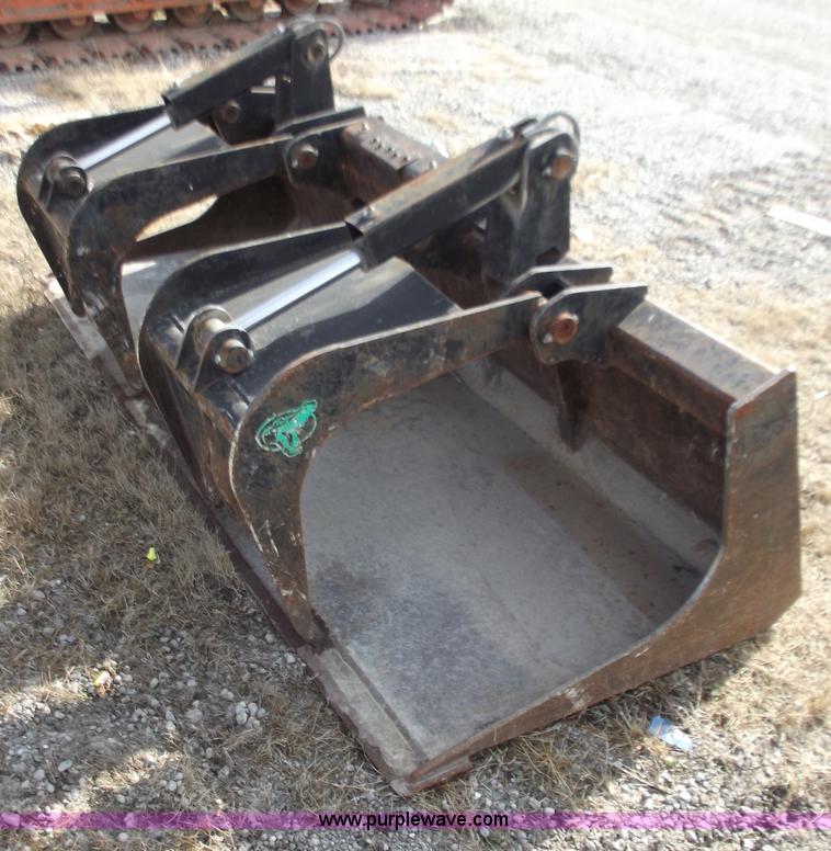 image for item B6178 Gator 85" industrial grapple bucket