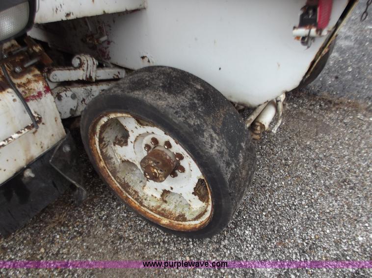 image for item B6228 Raygo 100B ride-on milling machine