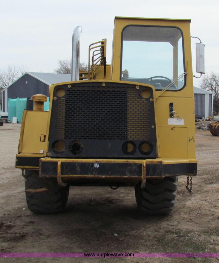 image for item B7064 John Deere 762 scraper