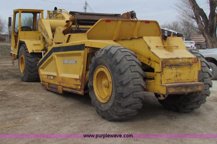 image for item B7064 John Deere 762 scraper