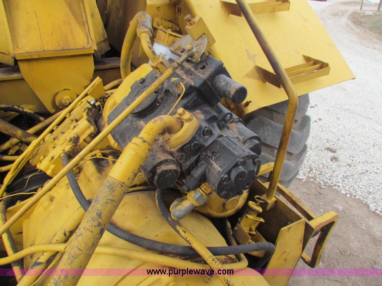 image for item B7064 John Deere 762 scraper