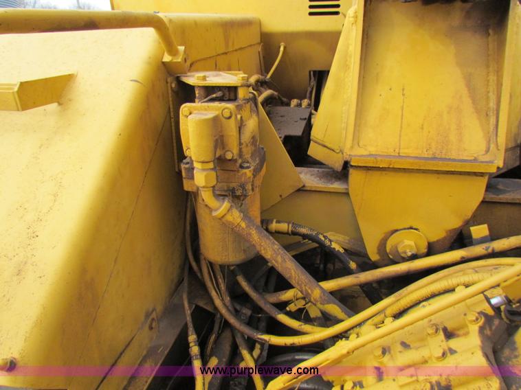 image for item B7064 John Deere 762 scraper