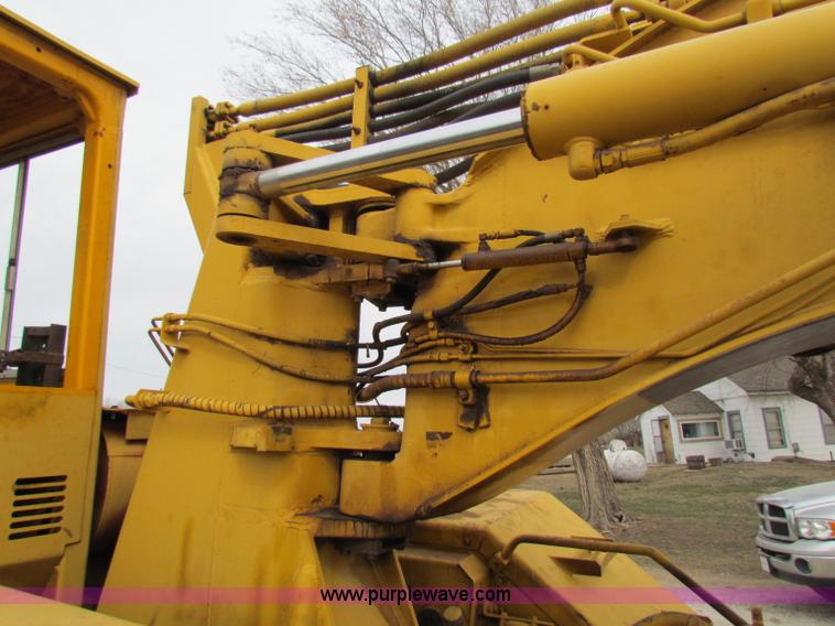 image for item B7064 John Deere 762 scraper