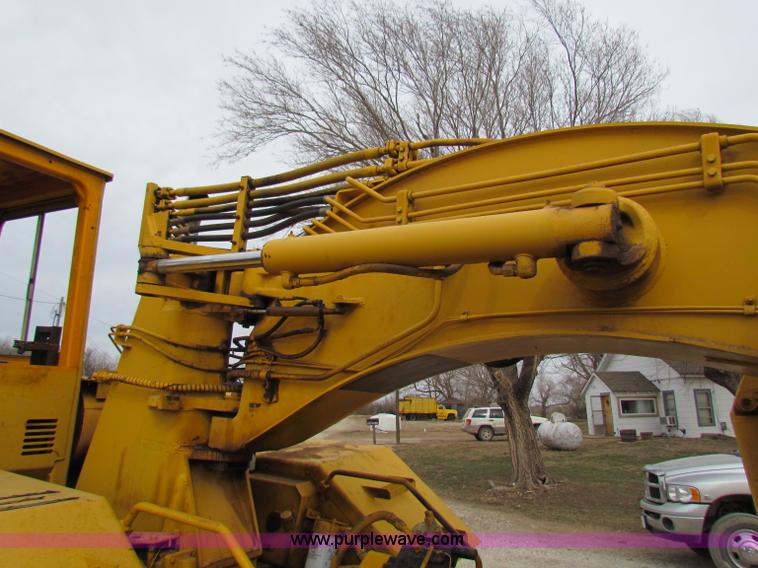 image for item B7064 John Deere 762 scraper