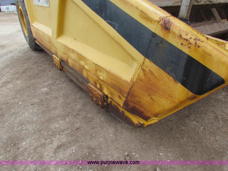 image for item B7064 John Deere 762 scraper