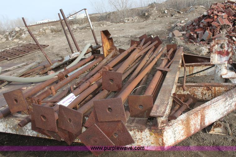 image for item B8892 (6) shoring jacks