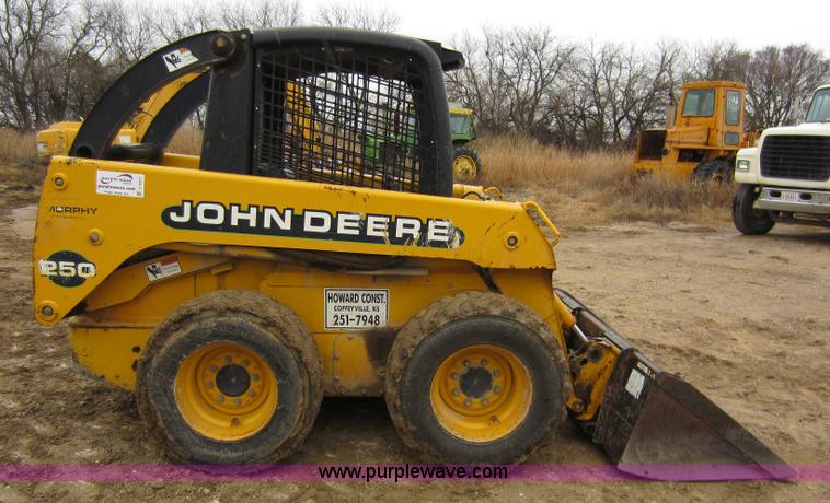 image for item C5271 1999 John Deere 250 skid steer