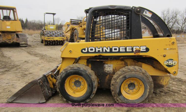 image for item C5271 1999 John Deere 250 skid steer