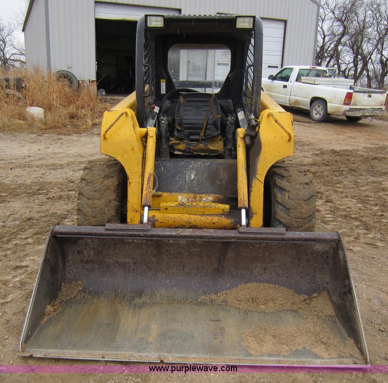 image for item C5271 1999 John Deere 250 skid steer