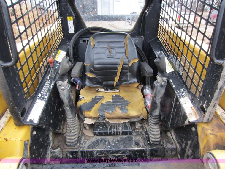 image for item C5271 1999 John Deere 250 skid steer