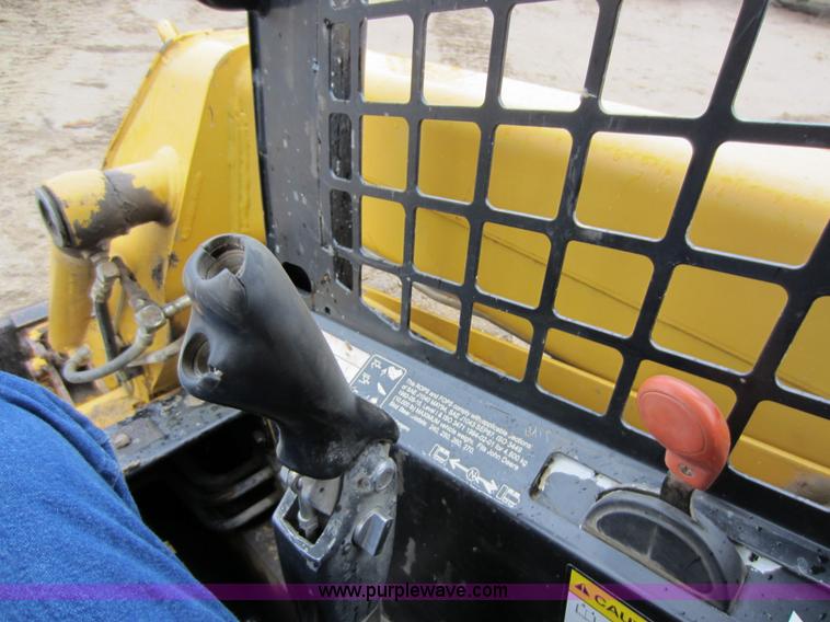 image for item C5271 1999 John Deere 250 skid steer