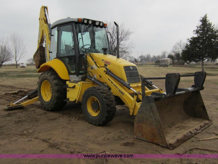 image for item C5276 2006 New Holland B95 backhoe