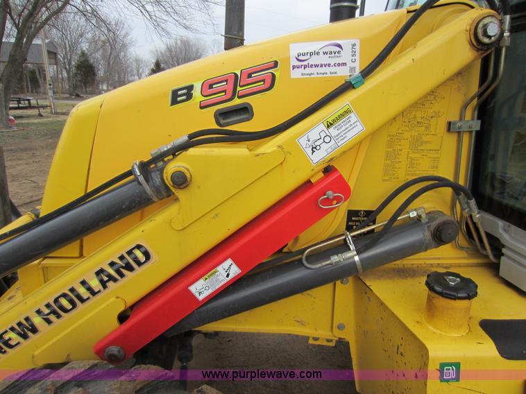 image for item C5276 2006 New Holland B95 backhoe