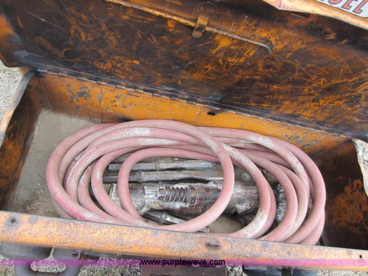 image for item C5281 Lindsay 160 air compressor