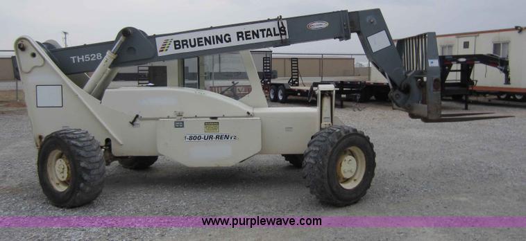 image for item C5282 1998 Terex TH528 telehandler