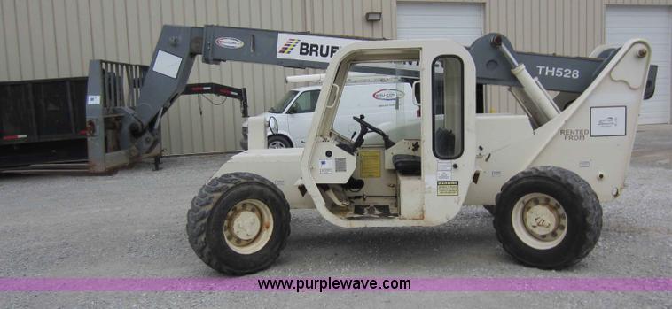 image for item C5282 1998 Terex TH528 telehandler