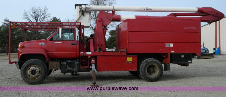 image for item D8718 1992 Chevrolet Kodiak bucket truck