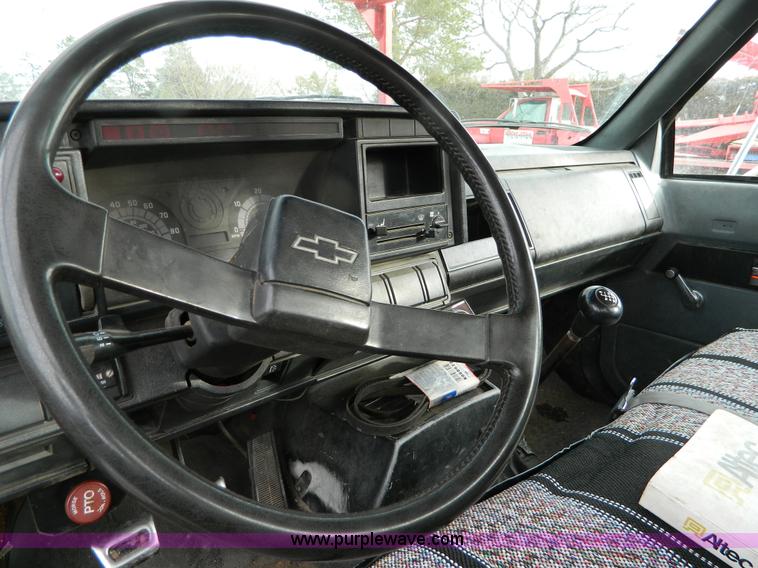 image for item D8718 1992 Chevrolet Kodiak bucket truck